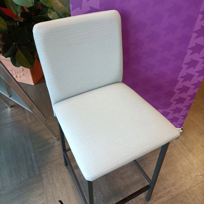 Recouvrement de chaises en similicuir effet tissu