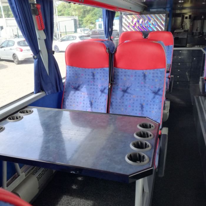 Remplacement des tissus d'un bus double-étage